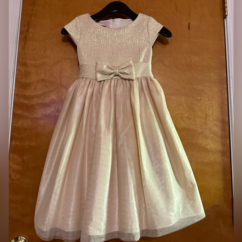 Beautiful party dress.
